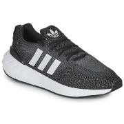 Lage Sneakers adidas SWIFT RUN 22