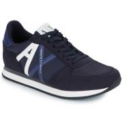 Lage Sneakers Armani Exchange XUX017