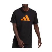 T-shirt adidas -