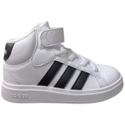 Sneakers adidas COURT