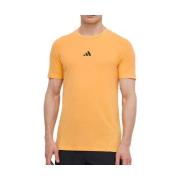 T-shirt adidas -