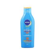 Zonverzorging Nivea Zonnebrandmelk Beschermt Bruinen - SPF30