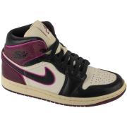 Lage Sneakers Nike Air 1 Mid SE