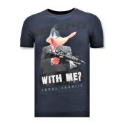 T-shirt Korte Mouw Local Fanatic Print Shooting Duck Gun