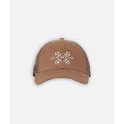 Pet Oxbow Truckerpet met geborduurd artwork LEGEND