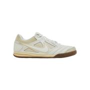 Lage Sneakers Nike Gato Sail White Gum Dark Brown Light Khaki