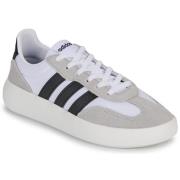 Lage Sneakers adidas BARREDA DECODE J