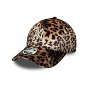 Pet New-Era Wmns leo velour 9forty neyyan