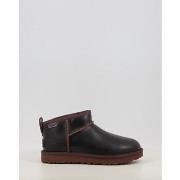 Enkellaarzen UGG CLASSIC ULTRA MINI LTHR REGEN