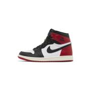 Hoge Sneakers Nike 1 Retro High OG Black Toe Reimagined