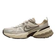 Lage Sneakers Nike V2K Run Light Orewood Brown