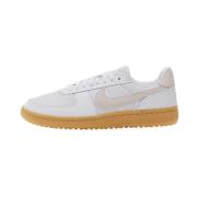 Lage Sneakers Nike Baskets Field General 82
