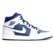 Lage Sneakers Nike AIR JORDAN 1 MID white
