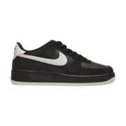 Lage Sneakers Nike Air Force 1 Low LV8 2 Black Light Bone (GS)