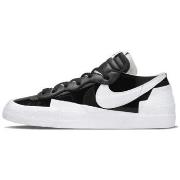 Lage Sneakers Nike Blazer Low Sacai Black Patent