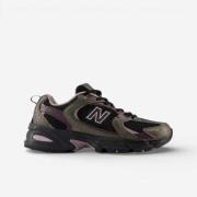 Lage Sneakers New Balance 530 Black Metallic Plum Brown