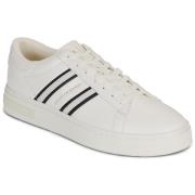 Lage Sneakers Armani Exchange XM002198
