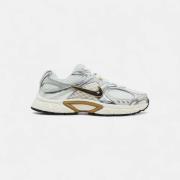 Lage Sneakers Nike -v5-rnr-parachute-beige-metallic-pewter