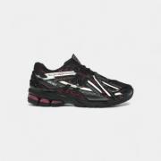 Lage Sneakers New Balance 1906A Black Pink