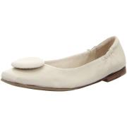 Ballerina's Rebecca White -