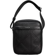 Handtas Calvin Klein Jeans Emblem Aop Emboss Reporter