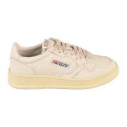 Cloud White Low-Top Sneakers Autry , White , Dames