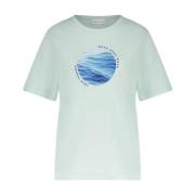 Organisch Katoenen T-Shirt met Levendig Wife Print Jane Lushka , Blue ...