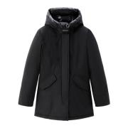 Vernieuwde Zwarte Parka met Vrouwelijke Touch Woolrich , Black , Dames