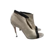 Pre-owned Suede heels Christian Louboutin Pre-owned , Black , Dames