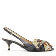 Pre-owned Fabric heels Prada Vintage , Beige , Dames