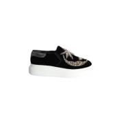 Pre-owned Velvet sneakers Alexander McQueen Pre-owned , Black , Dames