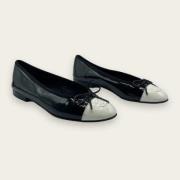 Pre-owned Leather flats Chanel Vintage , Black , Dames