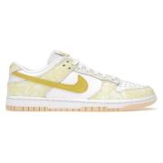 Lage Strike Leren Sneakers Nike , White , Dames