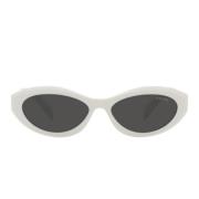 Zonnebril met onregelmatige vorm, wit montuur en donkergrijze lenzen P...