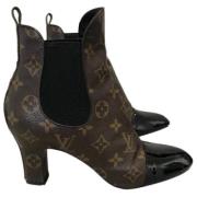 Pre-owned Canvas boots Louis Vuitton Vintage , Brown , Dames