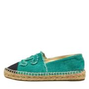 Pre-owned Canvas flats Chanel Vintage , Green , Dames