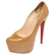 Pre-owned Leather heels Christian Louboutin Pre-owned , Beige , Dames