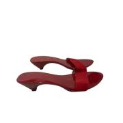 Pre-owned Suede sandals Hermès Vintage , Red , Dames