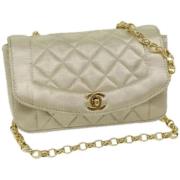 Pre-owned Silk chanel-bags Chanel Vintage , Beige , Dames