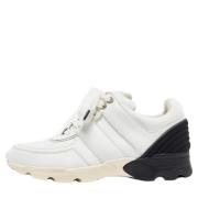 Pre-owned Leather sneakers Chanel Vintage , White , Dames