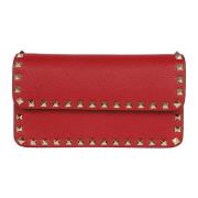 Platinum Rockstud Portemonnee met Band Valentino Garavani , Red , Dame...