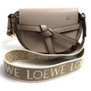 Pre-owned Fabric shoulder-bags Loewe Pre-owned , Brown , Dames