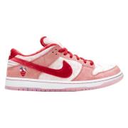 Limited Edition SB Dunk Low Strange Love Nike , Pink , Heren