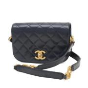 Pre-owned Suede shoulder-bags Chanel Vintage , Blue , Dames