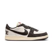 Terminator Low Velvet Brown Basketbalschoen Nike , Brown , Heren