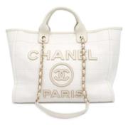 Pre-owned Canvas handbags Chanel Vintage , White , Dames