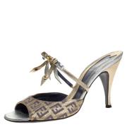 Pre-owned Canvas sandals Fendi Vintage , Gray , Dames