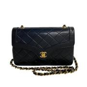 Pre-owned Leather crossbody-bags Chanel Vintage , Black , Dames