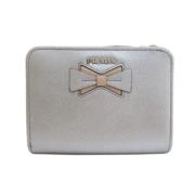 Pre-owned Plastic wallets Prada Vintage , Gray , Dames