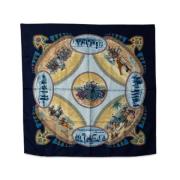 Pre-owned Silk scarves Hermès Vintage , Blue , Dames